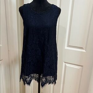 Woman’s, Apt. 9, blue, sleeveless, exterior lace, blouse. Size large.